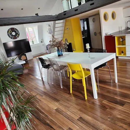 De Lumiere Apartment *